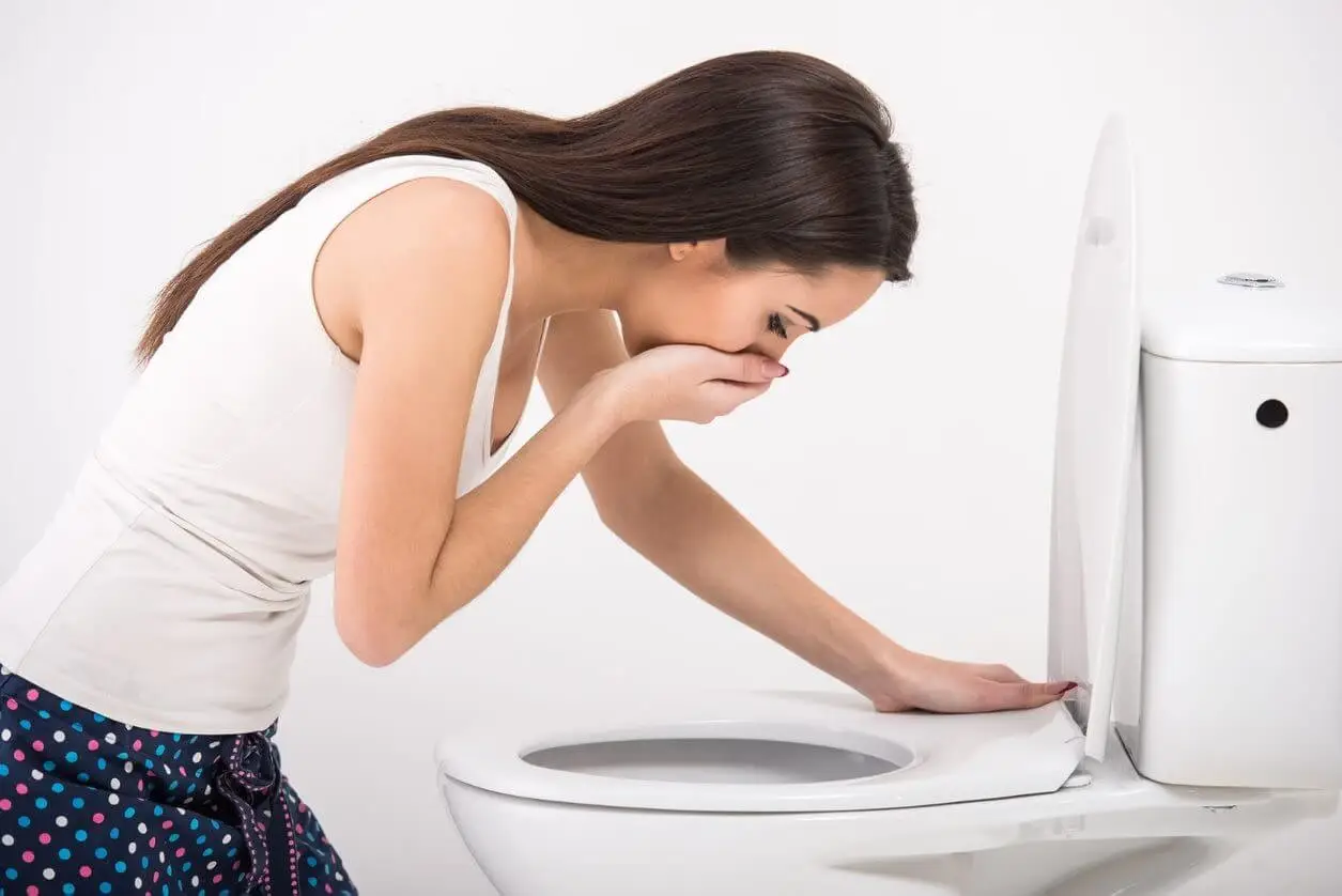Feeling Sick on GLP-1? A Simple 7-Step Nausea Plan (Plus What NOT To Do)